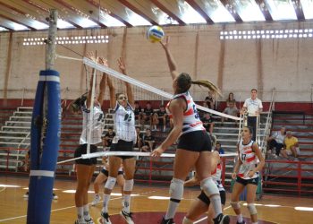 File:Ferro matanza - Liga Argentina Voley Femenino 20230216 3.jpg