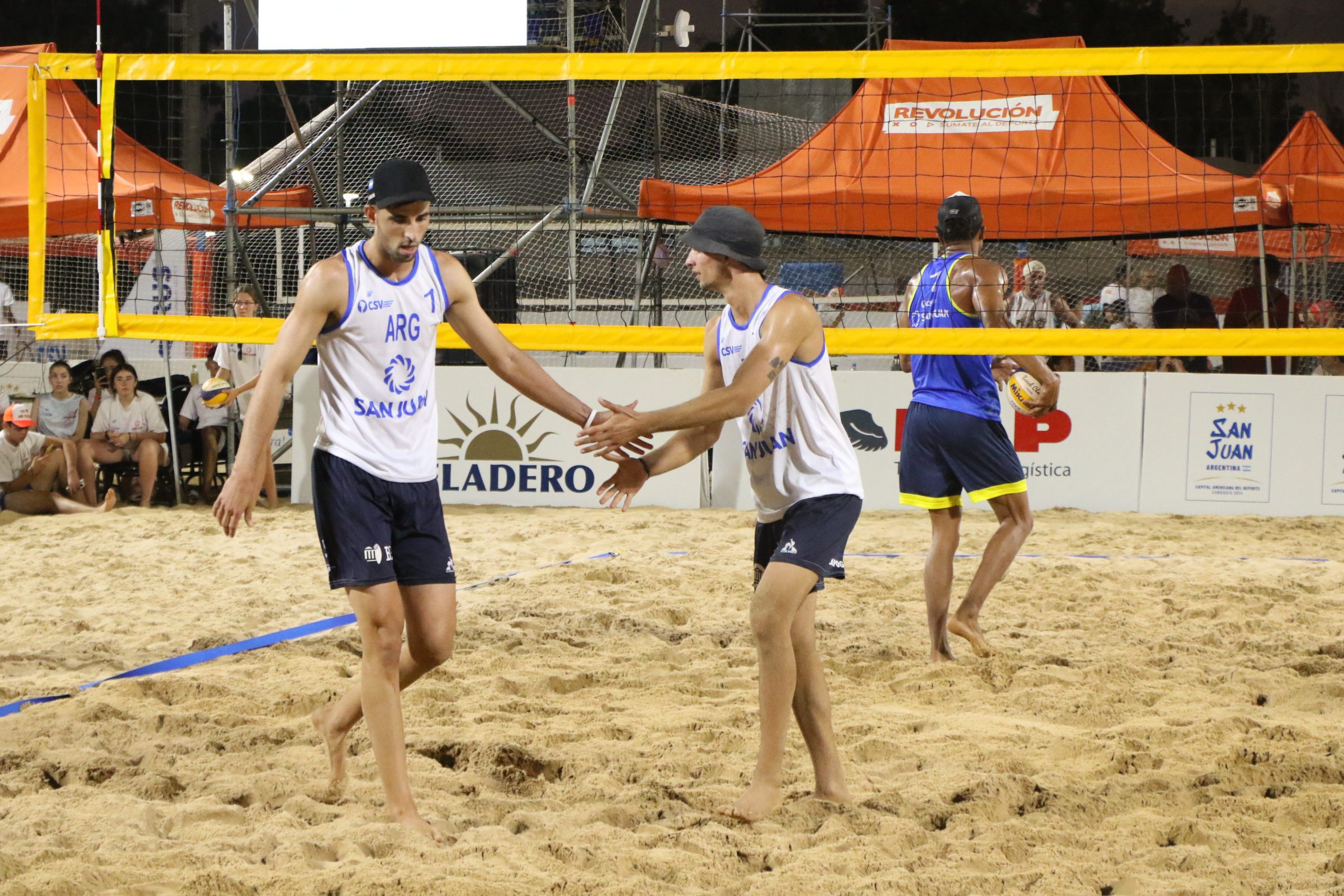 BeachVolley ¡Gallay/Churin y Capogrosso/Capogrosso, en la final del CSVP en  Cayena! SF: Gallay/Churin 🇦🇷 vs Gabi/Jullienis 2-0 (21-15…