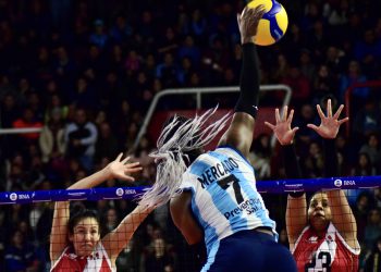 Las Panteras abrieron la gira ante Perú con una victoria sólida