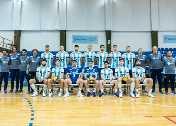 La Selección Argentina partió a Polonia en la escala previa al Mundial 2022