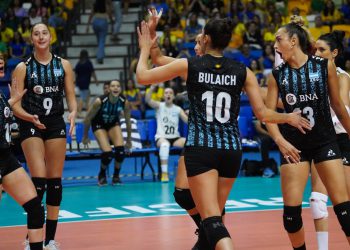 Debut con victoria para Las Panteras en el Sudamericano: 3-1 a Perú