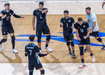 Enorme remontada y victoria ante Finlandia en el debut en el Mundial